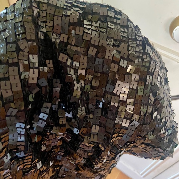 Cute little shirt to wear under jacket or sweater. Black size Medium. Never worn - Picture 5 of 5